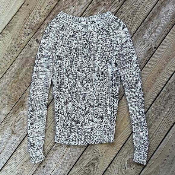 GAP Sweaters - Gap Long Sleeved Raglan Cable Knit Sweater in Navy Marled Size XS